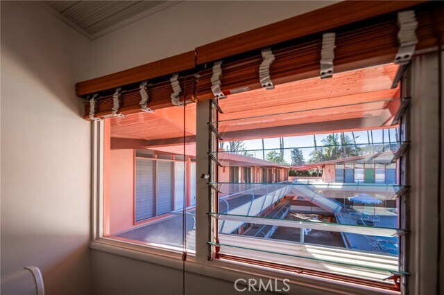 Building Photo - 1400 Hayworth Ave