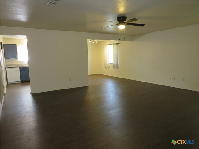Building Photo - 2501 Westwood Dr