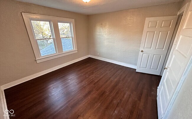 Building Photo - 110 N Grant Ave