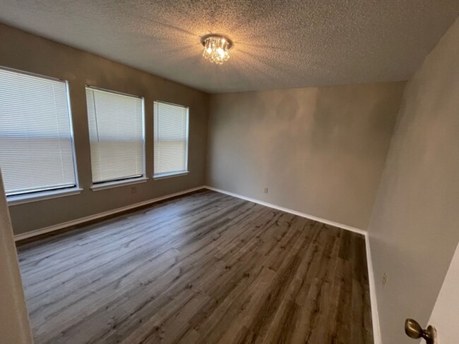 Building Photo - Coming soon..... Beautiful  3 bedroom 2 bath
