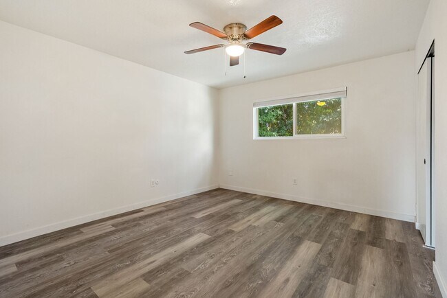 Building Photo - 350 Pismo St
