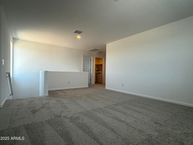 Building Photo - 9544 W Pinchot Ave