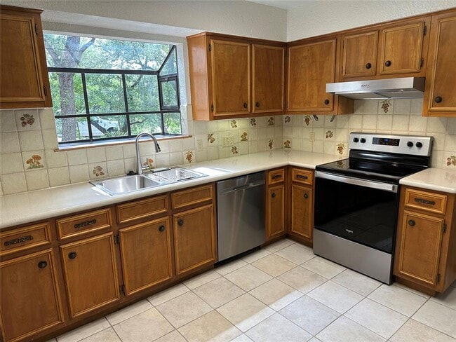 Building Photo - 1100 Crystal Creek Dr