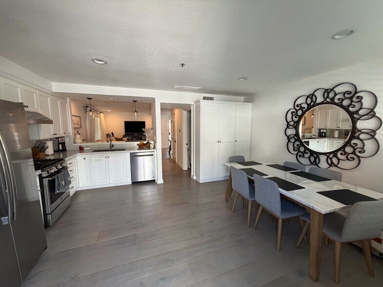 Building Photo - 25885 Trabuco Rd