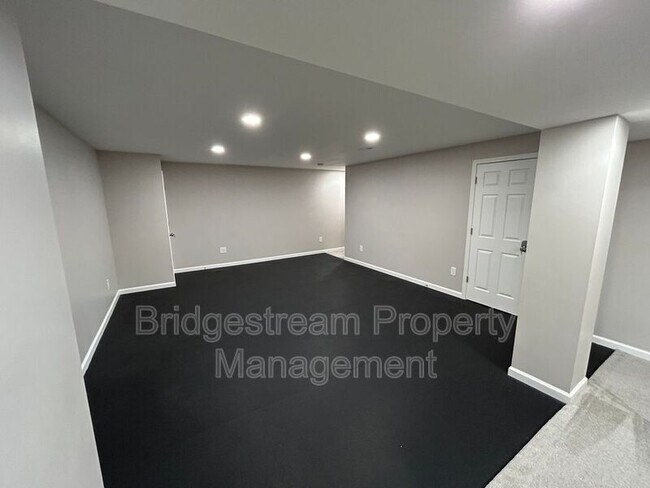 Building Photo - 1161 Elloway Pl