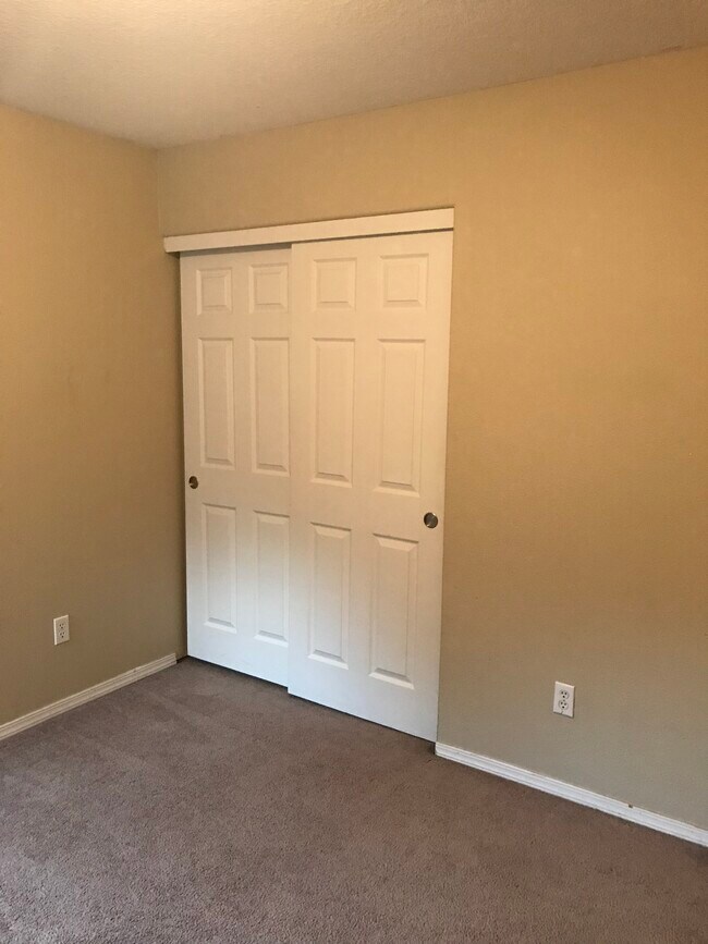 Building Photo - 3013 Main St