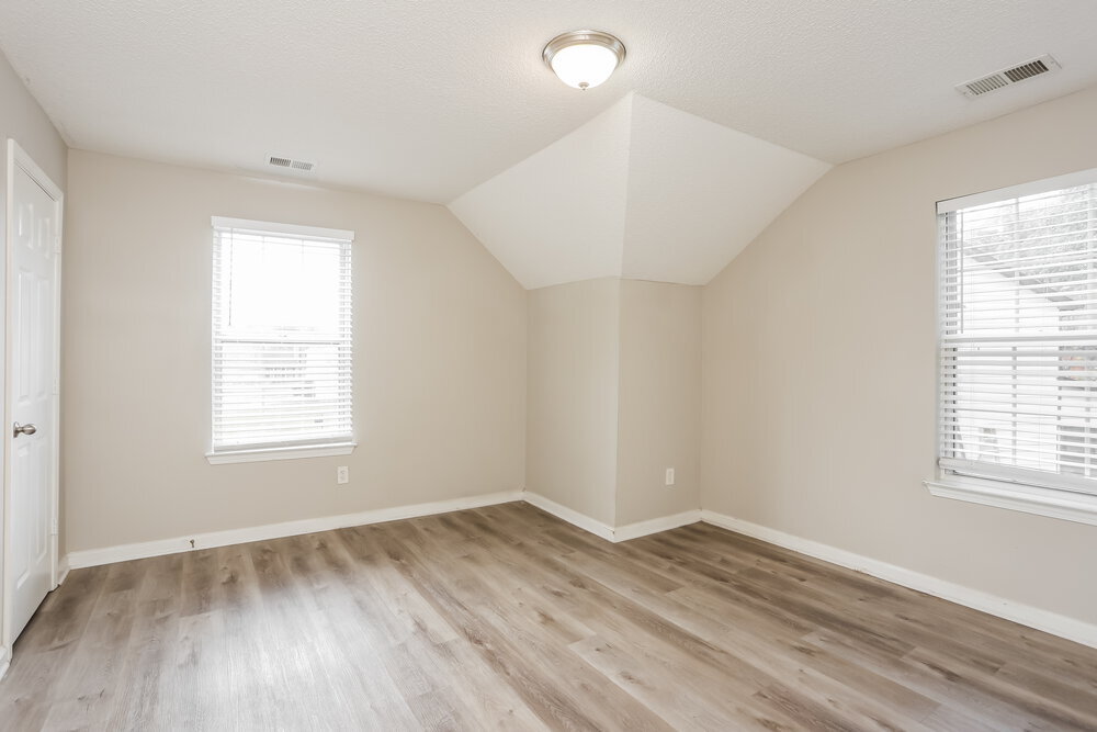 Building Photo - 4040 Brookfield Way