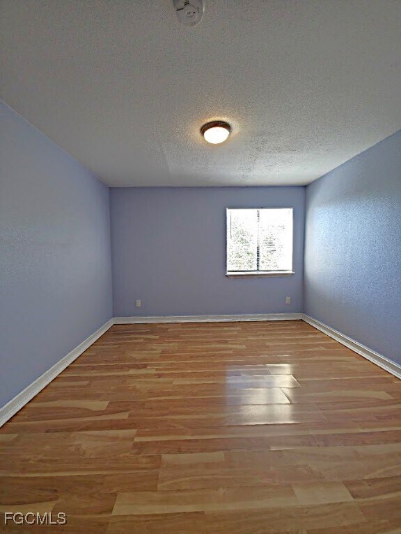 Building Photo - 2885 Winkler Ave