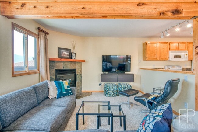 Building Photo - High End Condo in Wildernest.  Includes almost all Utilities!  Won't last!!  Furnished!