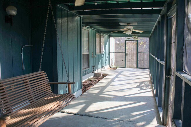 Building Photo - 4222 Clear Lake Dr