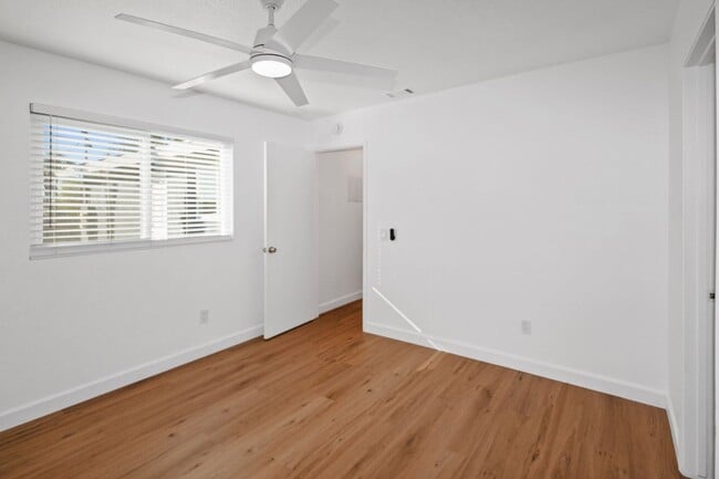 Building Photo - 3/2 Remodeled Home with Large Fenced Yard