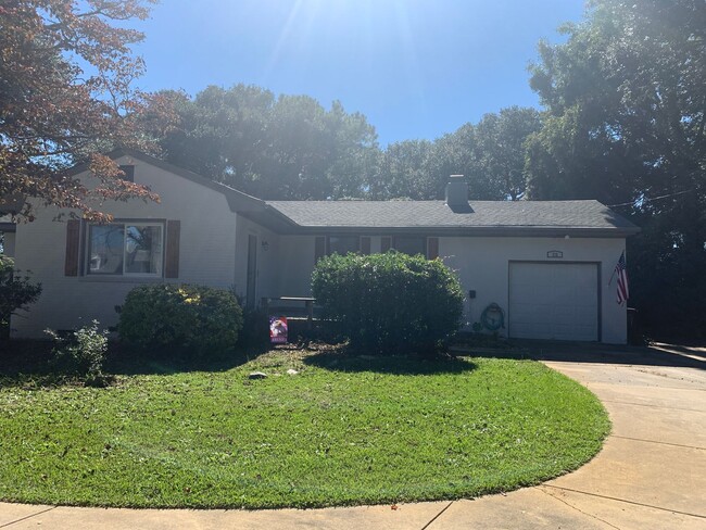Primary Photo - 3 Bedroom 2 Bath Home in Point Harbor Avai...