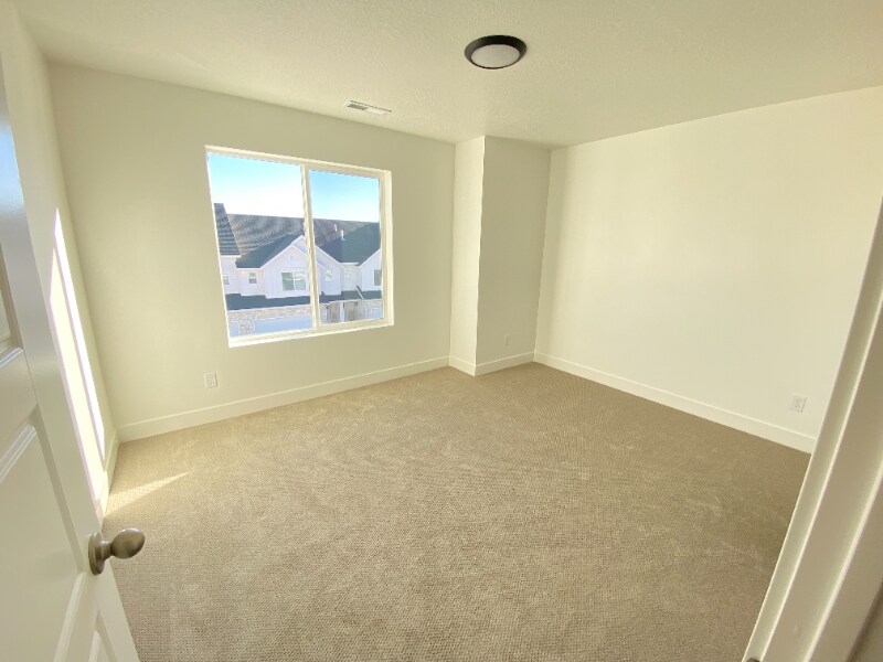 Building Photo - 946 Shadow Brk Ln