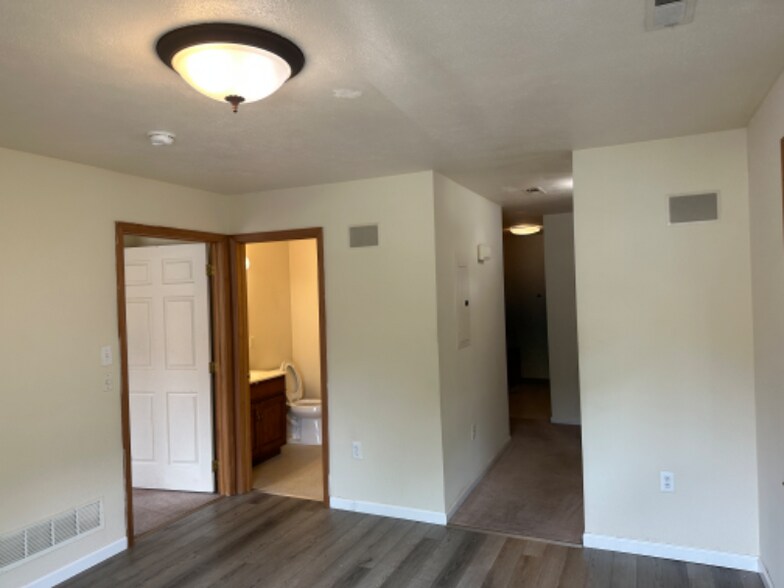 Building Photo - 409 S Pugh St