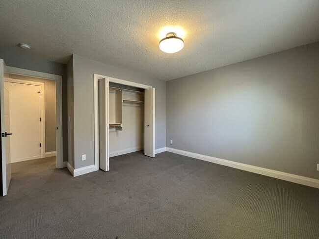 Building Photo - Elegant South Cooper Mountain Home with 4 Bedrooms, Bonus Room, Main-Level Suite & Designer Finishes