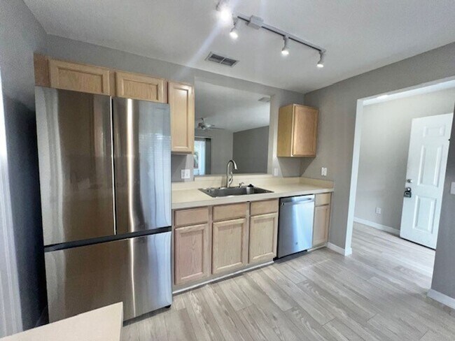 Building Photo - Welcome Home! Updated flooring & fresh interior paint! Move in OCTOBER! Beautiful 3X2 with attach...