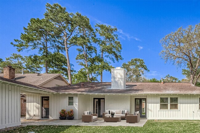 Building Photo - 10027 Lynbrook Dr