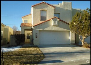 Building Photo - 2 story town home in a gated community in ...