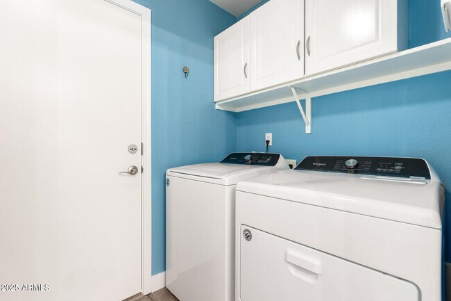 Building Photo - 2771 S Sailors Way