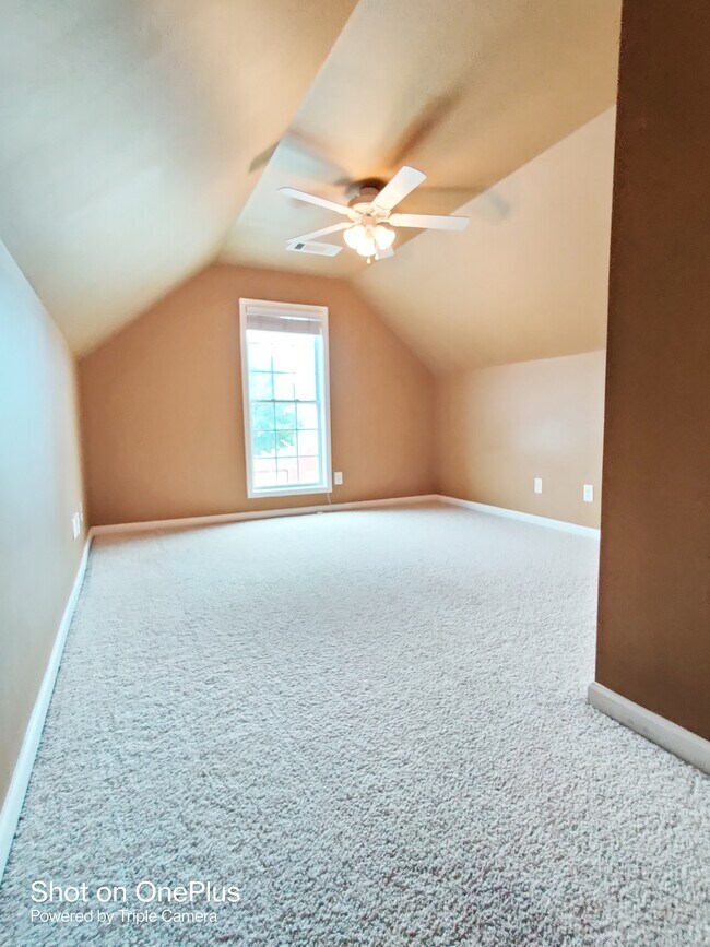 Building Photo - 1352 Fountain Lakes Dr