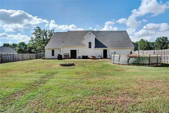 Building Photo - 175 Rock Moss Dr