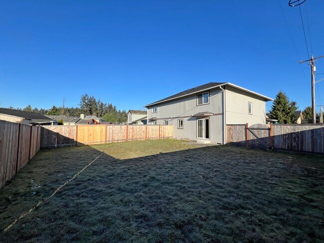 Building Photo - 16241-16243 Curry Ct SE