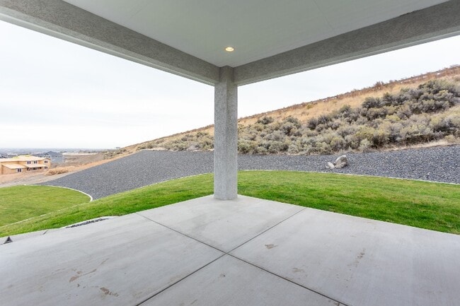 Building Photo - 1102 Chinook Dr