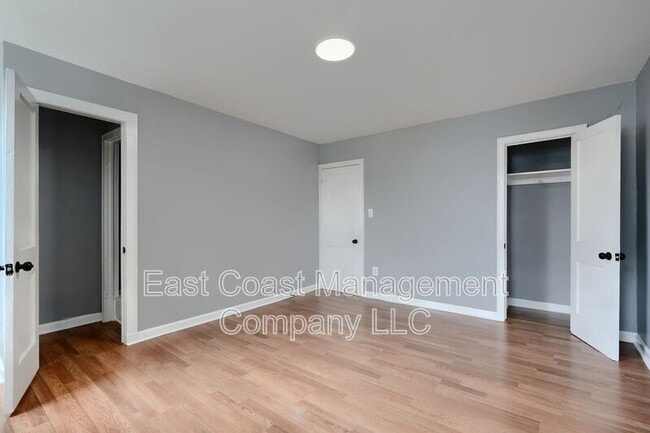 Building Photo - 5044 Chalgrove Ave