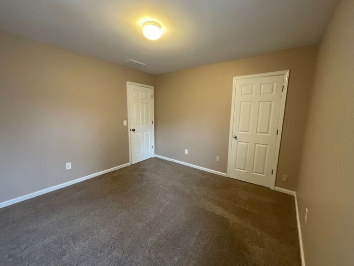 Building Photo - 504 Quinn Dr