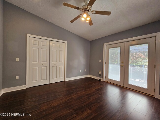 Building Photo - 3135 Ash Harbor Dr E