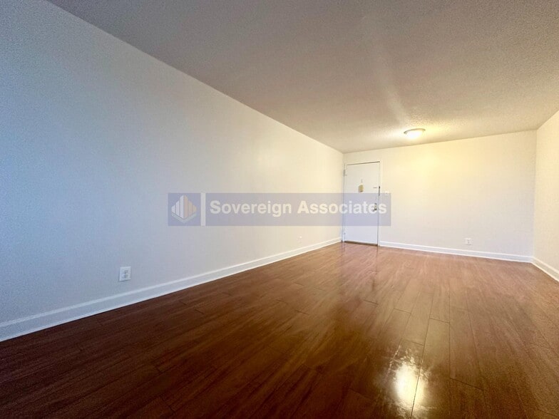 Building Photo - 40 E Sidney Ave