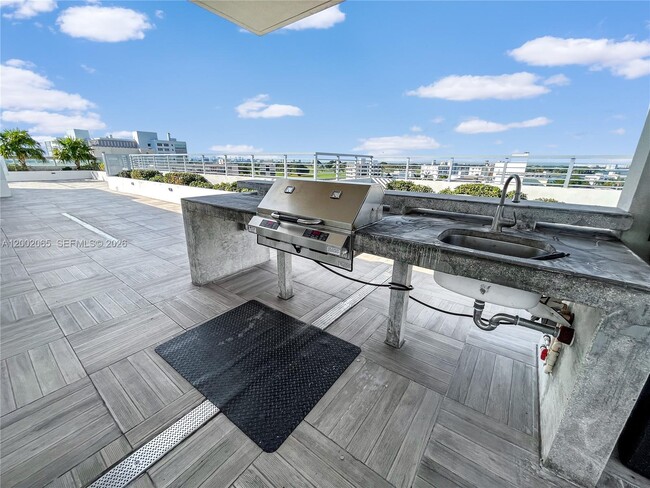 Building Photo - 1025 92nd St