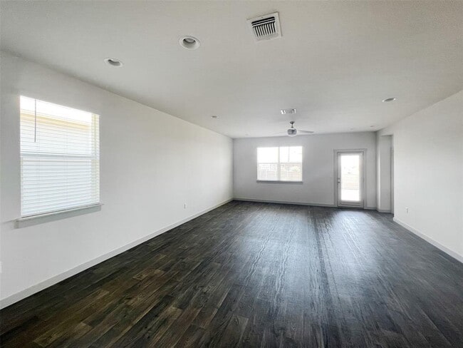 Building Photo - 4609 Tully Dr