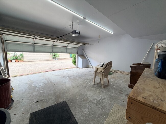 Building Photo - 726 Country Pl Dr