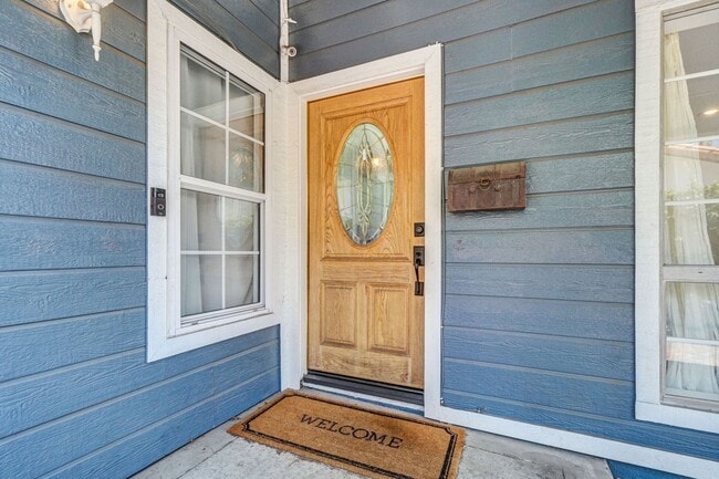 Building Photo - 14501 Wesfall Rd., Tustin CA 92780 5 BR, 3...