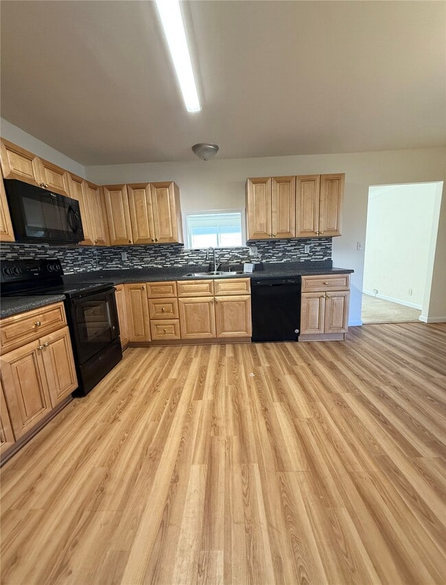 Building Photo - 206 Liberty Dr