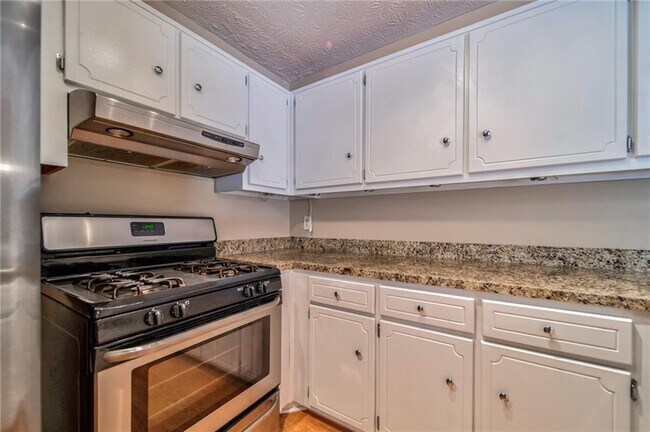 Building Photo - 215 Arbor Wy