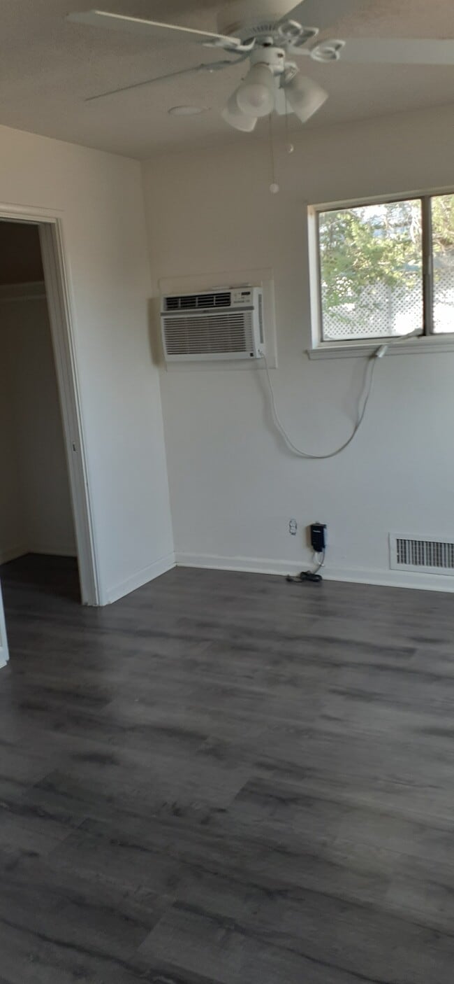 Building Photo - 34874 Cedar Ave