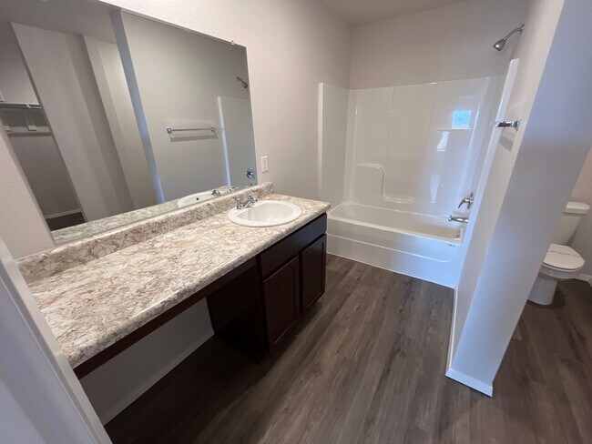 Building Photo - *Pre-leasing* Three Bedroom | Two Bath Hom...