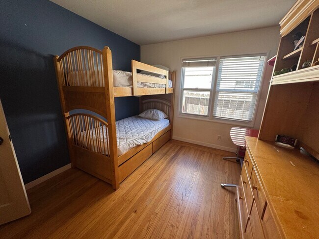 Building Photo - Fully Furnished 3BED/2BATH SFH For Rent in the Desirable City of San Leandro, Ca!!!!