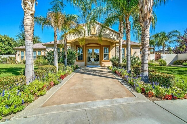 Building Photo - 807 Jasmine Parke Dr