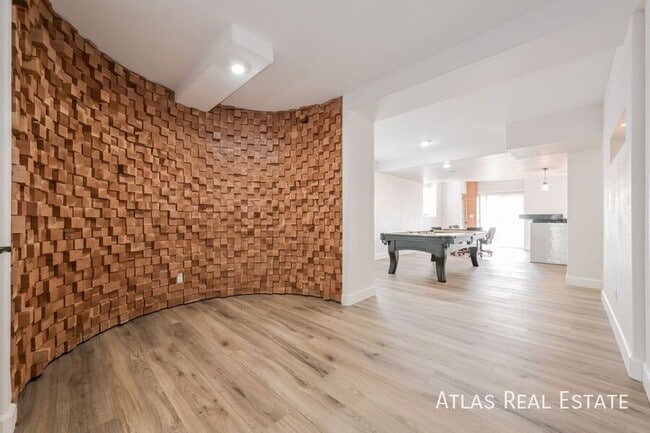 Building Photo - 2547 S Fundy Cir