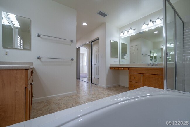 Building Photo - 4 Bed 3 Bath in Ocean Pointe