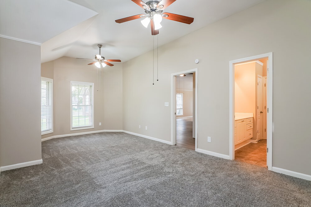 Building Photo - 1061 Village Trail