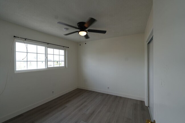 Building Photo - 924 W. 226TH