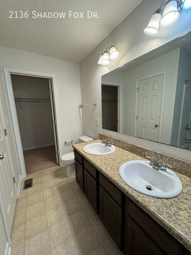 Building Photo - 2136 Shadow Fox Dr