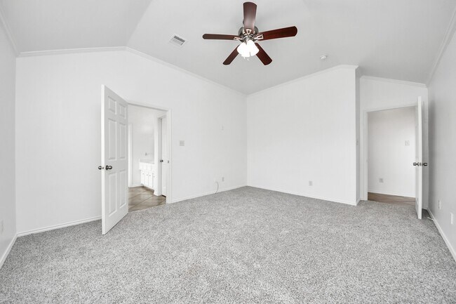 Building Photo - 15 Palm Desert Dr