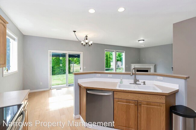 Building Photo - 5 br, 3 bath House - 21105 82nd ST E