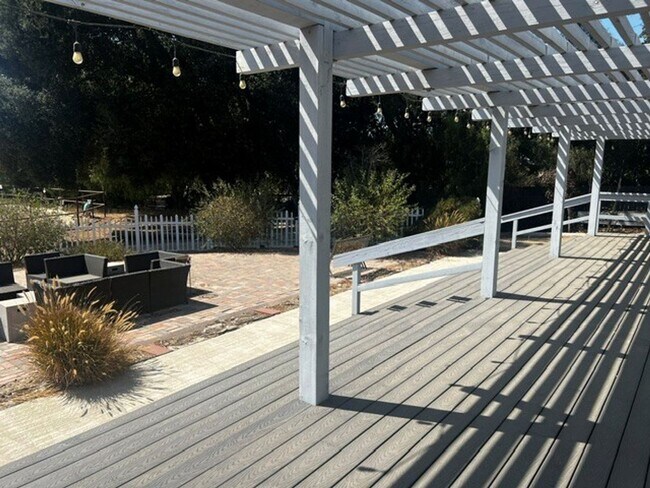 Building Photo - 1701 Calzada Ave
