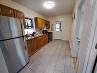 Building Photo - 152 Voss Ave